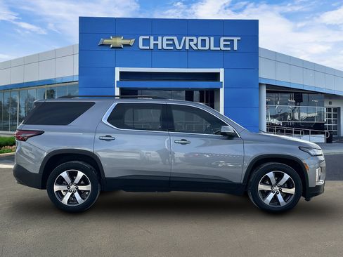 Certified 2023 Chevrolet Traverse LT w/ LT Premium Package image 7