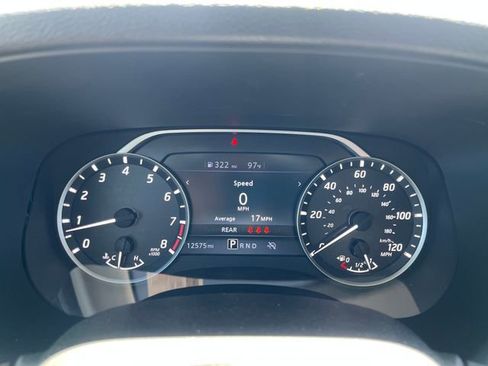 Used 2024 Nissan Frontier SV RWD image 7