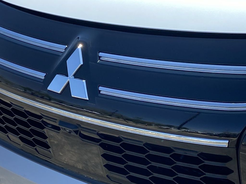 New 2026 Mitsubishi Outlander AWD image 28