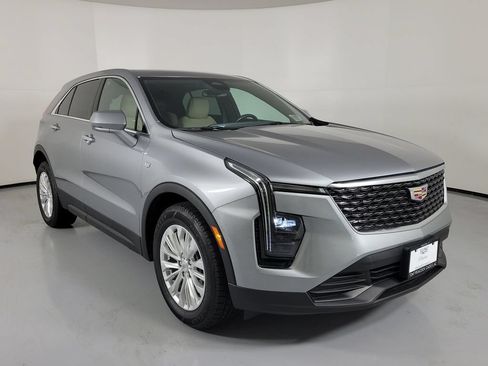 Certified 2024 Cadillac XT4 Luxury FWD image 1