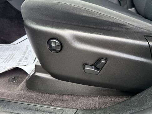 Used 2017 Jeep Grand Cherokee Laredo w/ Quick Order Package 23E image 10