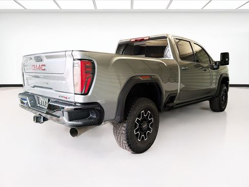 Used 2024 GMC Sierra 2500 AT4X image 4