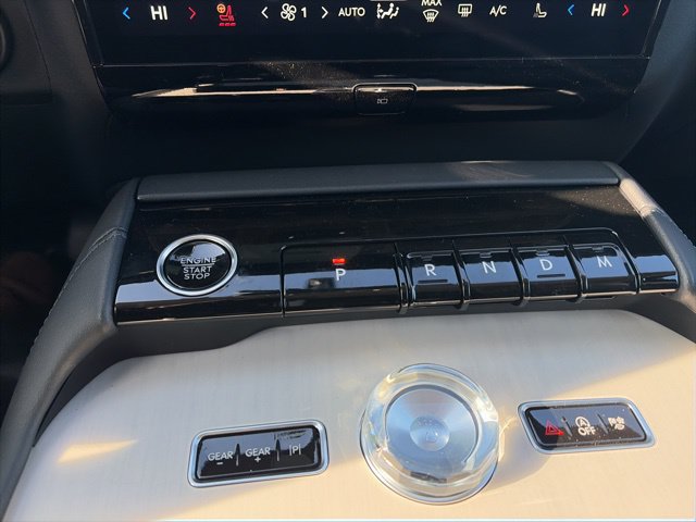 New 2025 Lincoln Navigator Reserve AWD/4WD image 24