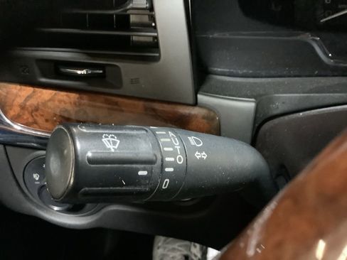 Used 2015 Lincoln MKS AWD w/ Equipment Group 101A image 32