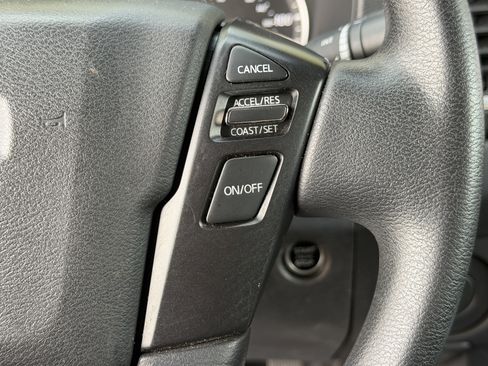 Used 2023 Nissan Frontier SV image 28