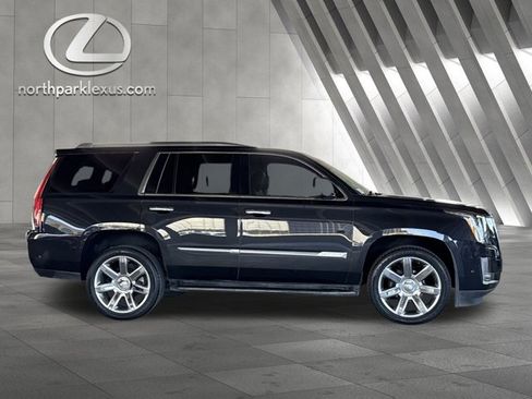 Used 2019 Cadillac Escalade Luxury image 4
