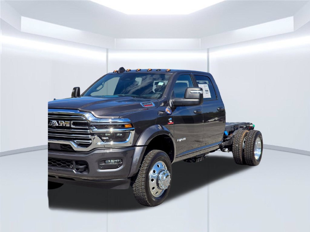 New 2026 RAM 4500 4x4 Crew Cab DRW w/ Laramie Trim Package image 42