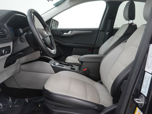 Used 2025 Ford Escape SE w/ Class II Trailer Tow Package image 23