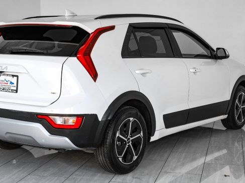 Used 2024 Kia Niro EX FWD image 60