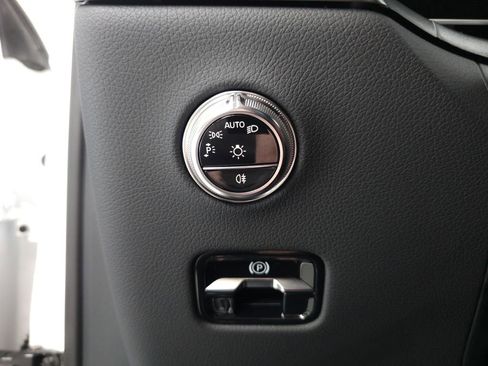 Certified 2026 Mercedes-Benz GLC 300 4MATIC image 9