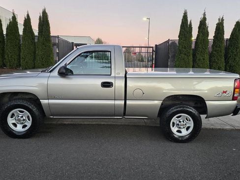 Used 2001 Chevrolet Silverado 1500 4x4 Regular Cab w/ Firm Ride Suspension Pkg image 8