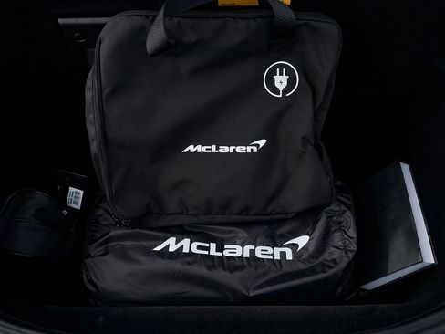 Used 2025 McLaren Artura image 22