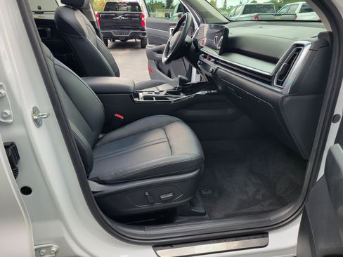 Used 2024 Kia Sorento SX FWD image 30