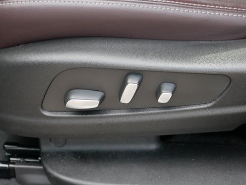 Used 2022 Cadillac XT6 Premium Luxury w/ LPO, Floor Liner Package AWD/4WD image 19