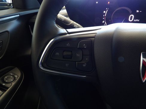 Used 2024 Buick Envista Sport Touring w/ Convenience I Package FWD image 28