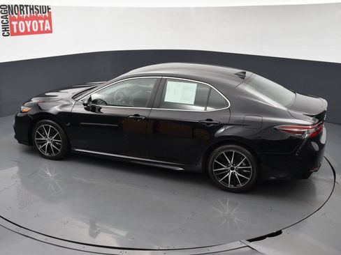 Used 2024 Toyota Camry SE AWD/4WD image 18