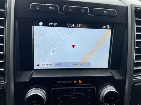 Used 2018 Ford F150 Platinum w/ Equipment Group 701A Luxury image 16