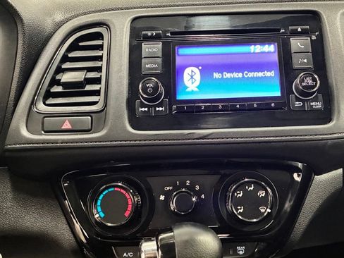 Used 2022 Honda HR-V LX image 14