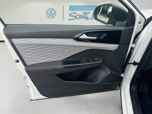 Used 2024 Volkswagen Taos S FWD image 19