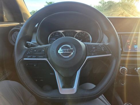 Used 2020 Nissan Kicks S FWD image 6