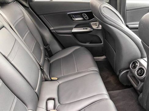 Used 2023 Mercedes-Benz GLC 300 4MATIC image 24