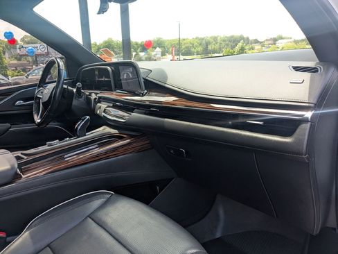 Used 2021 Cadillac Escalade Premium Luxury AWD/4WD image 32