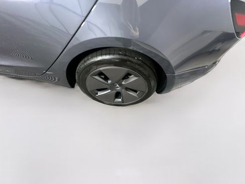 Used 2023 Tesla Model 3 Standard Range image 11