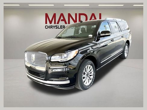 Used 2024 Lincoln Navigator L 4WD image 1
