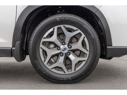 Used 2019 Subaru Forester Premium image 9