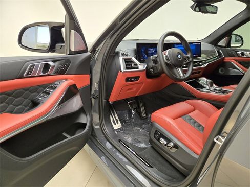 Used 2025 BMW X5 M Competition w/ Executive Package image 16