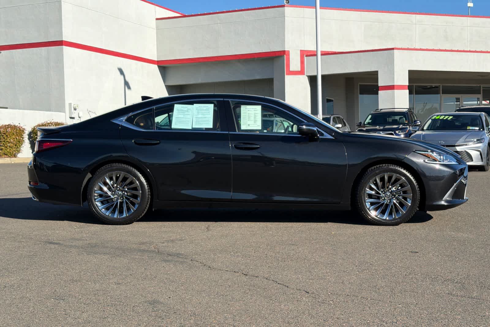 Used 2024 Lexus ES 350 w/ Accessory Package (Z2) FWD image 6