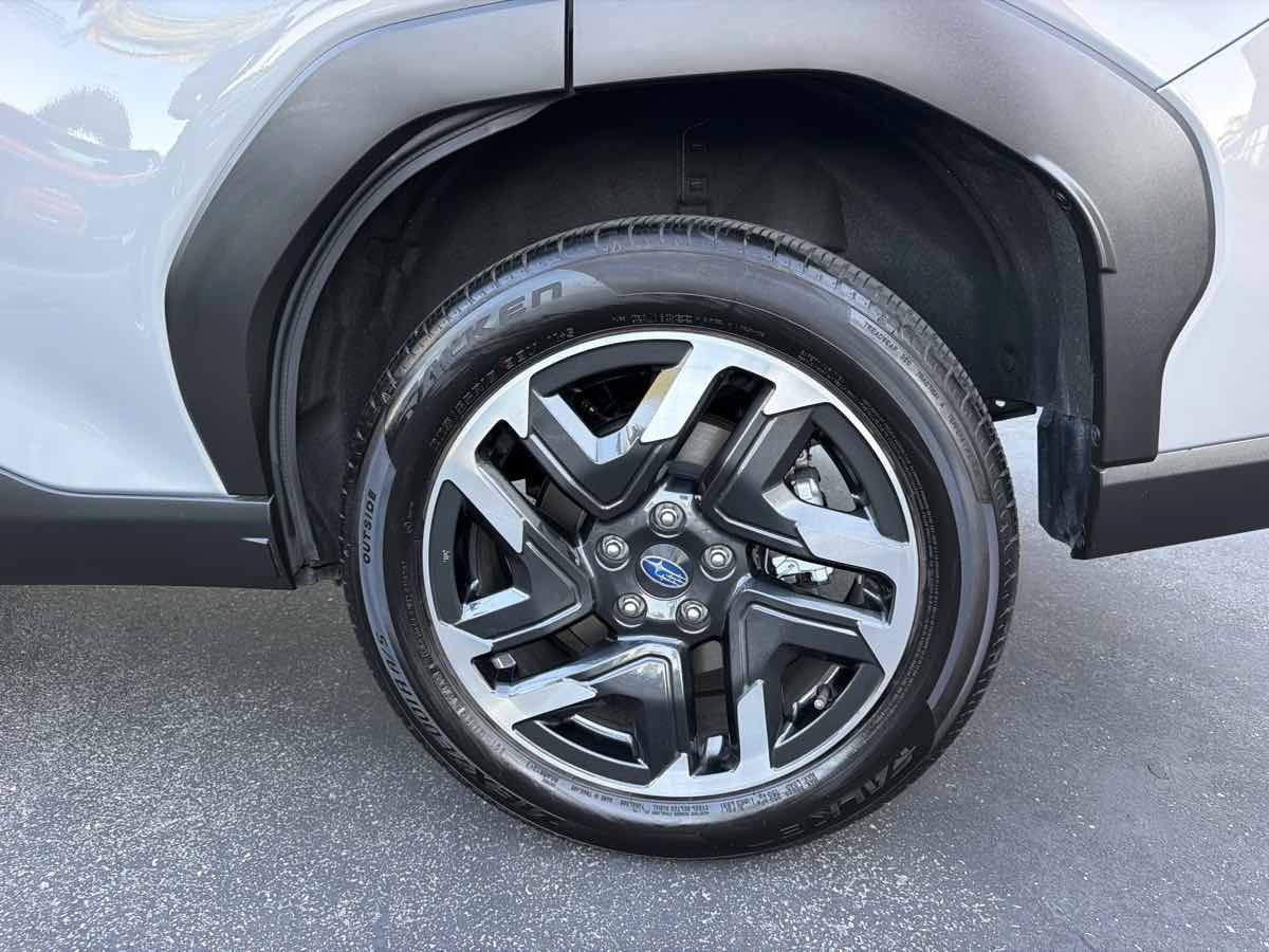 Used 2025 Subaru Forester Limited AWD/4WD image 48