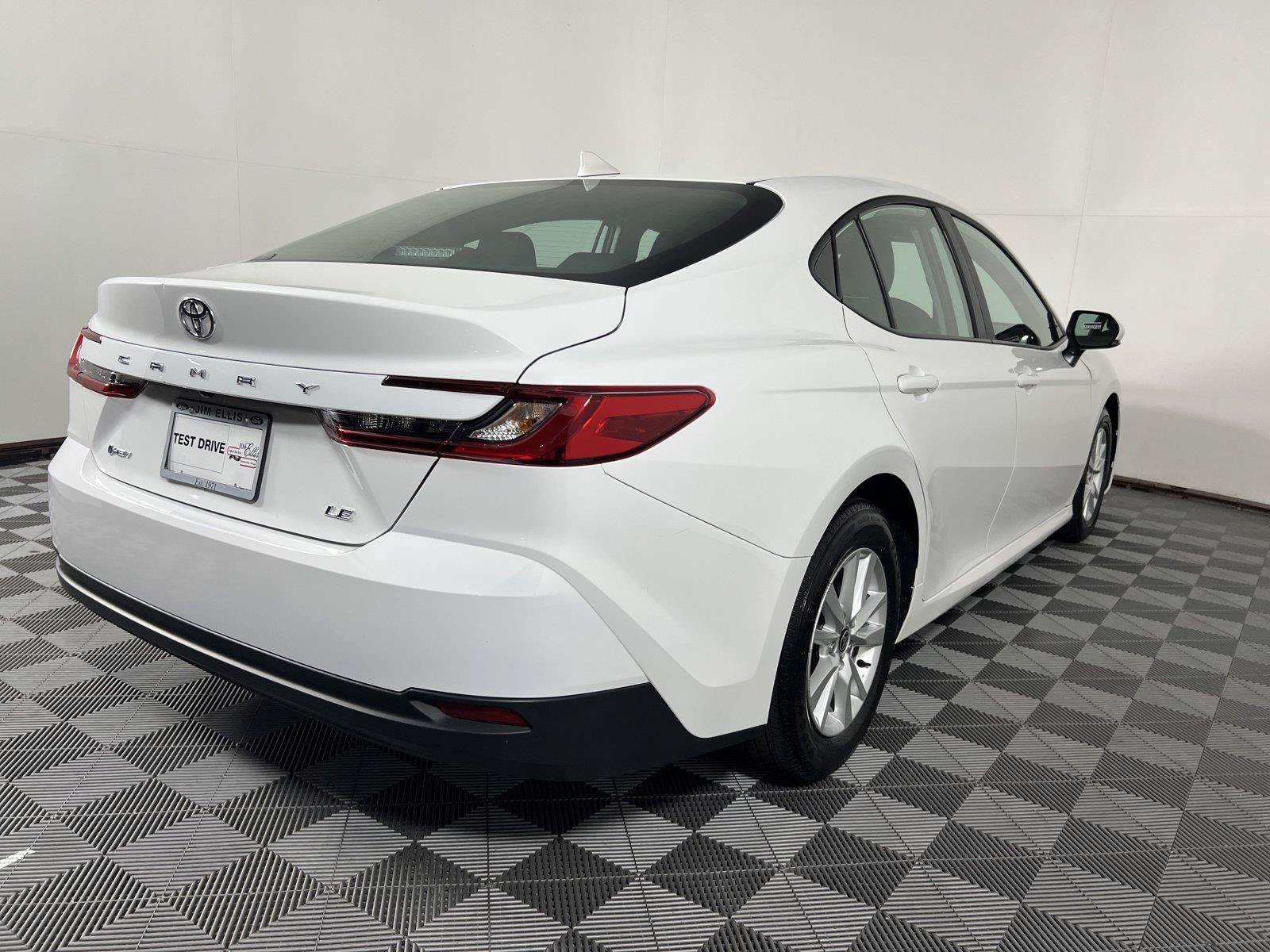 Used 2025 Toyota Camry LE FWD image 7