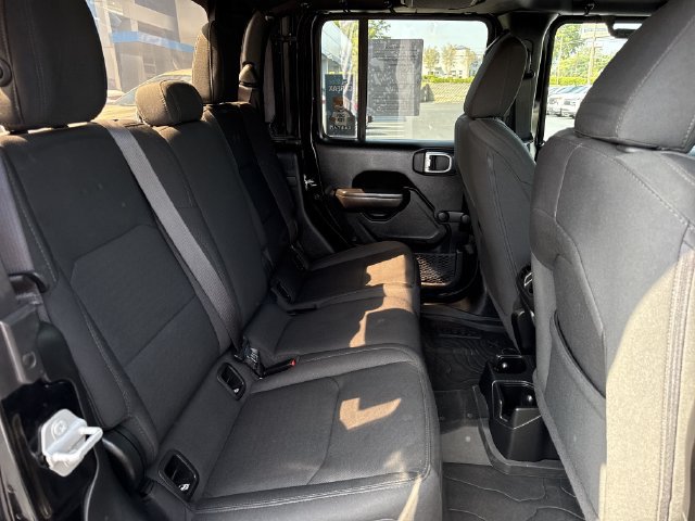 Used 2021 Jeep Gladiator Sport AWD/4WD image 26