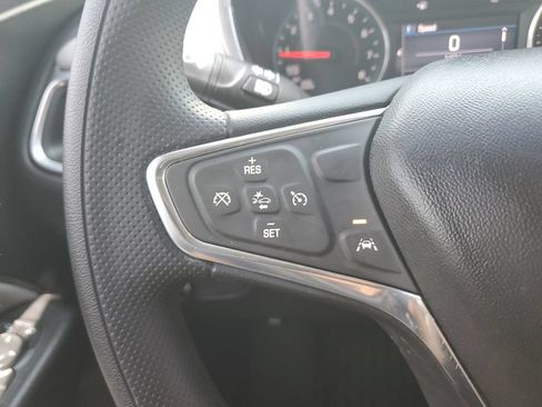 Used 2020 Chevrolet Equinox LT FWD image 19