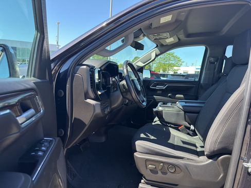 Certified 2022 Chevrolet Silverado 1500 LT AWD/4WD image 12