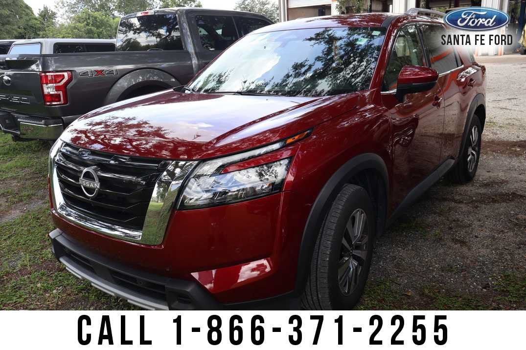 Used 2025 Nissan Pathfinder SL FWD image 1
