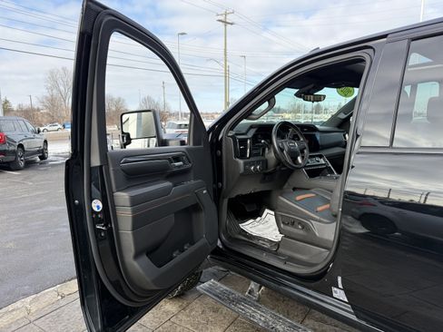 Used 2024 GMC Sierra 2500 AT4 w/ AT4 Premium Plus Package image 9