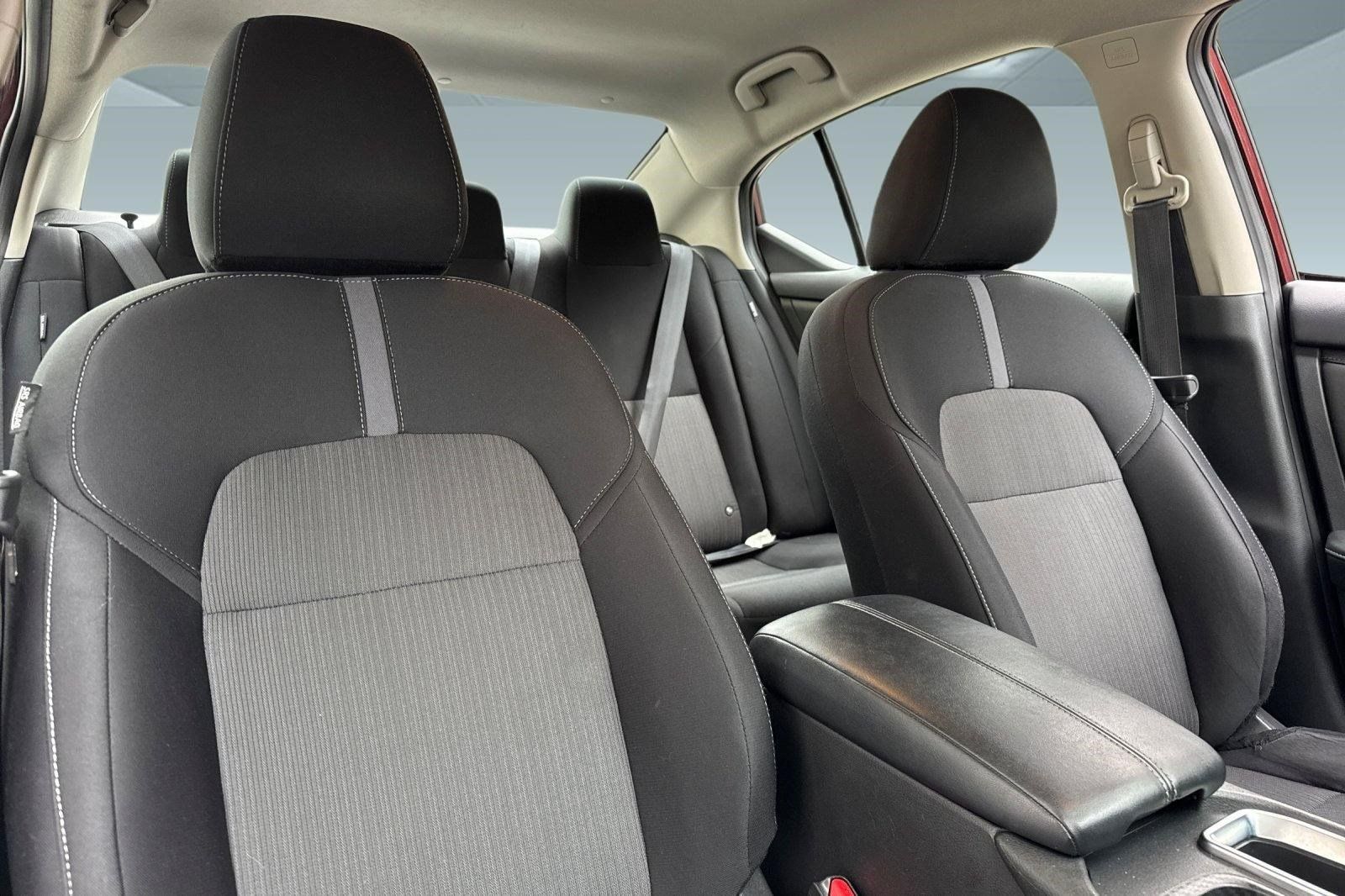 Used 2024 Nissan Sentra SV FWD image 27