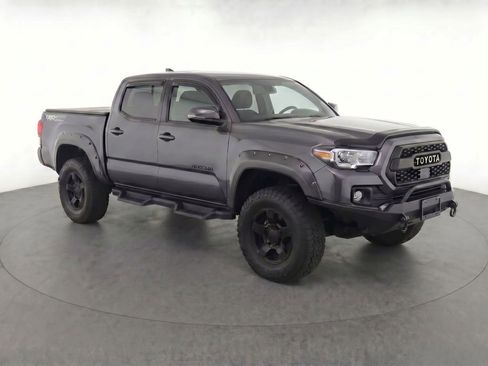 Used 2019 Toyota Tacoma TRD Off-Road AWD/4WD image 2