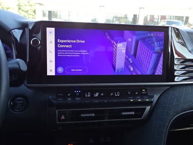 Certified 2025 Toyota Camry XLE w/ Premium Package FWD image 27