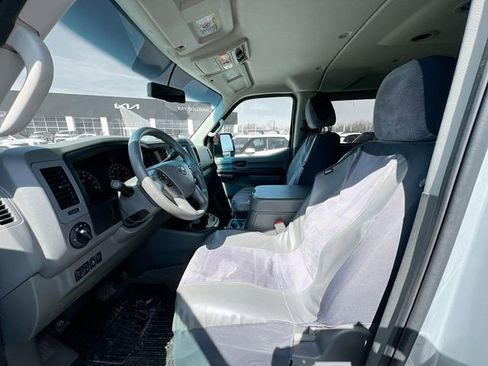 Used 2015 Nissan NV 3500 SV image 9
