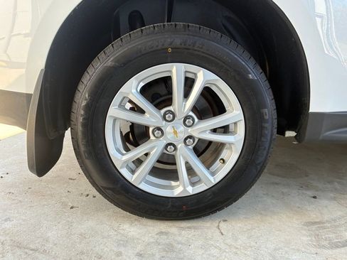 Used 2017 Chevrolet Equinox LT AWD/4WD image 17