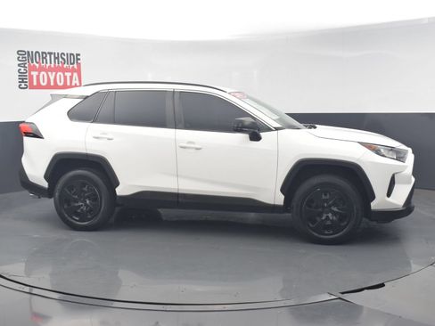 Used 2021 Toyota RAV4 LE FWD image 5