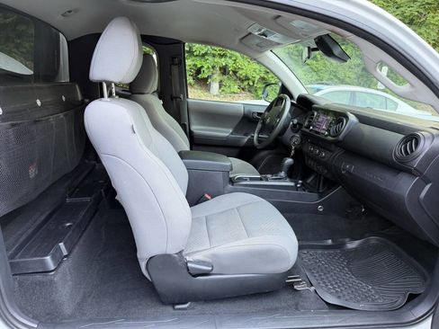 Used 2020 Toyota Tacoma SR RWD image 17