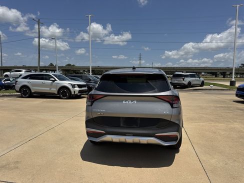 Certified 2025 Kia Sportage LX FWD image 21