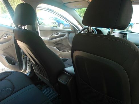 Used 2019 Hyundai Elantra GT FWD image 30