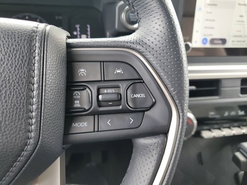 Used 2025 Toyota 4Runner SR5 image 19