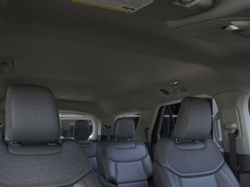 New 2026 Ford Explorer Active w/ Active Comfort Package image 22