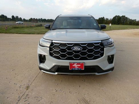 New 2027 Ford Explorer Platinum AWD/4WD image 9